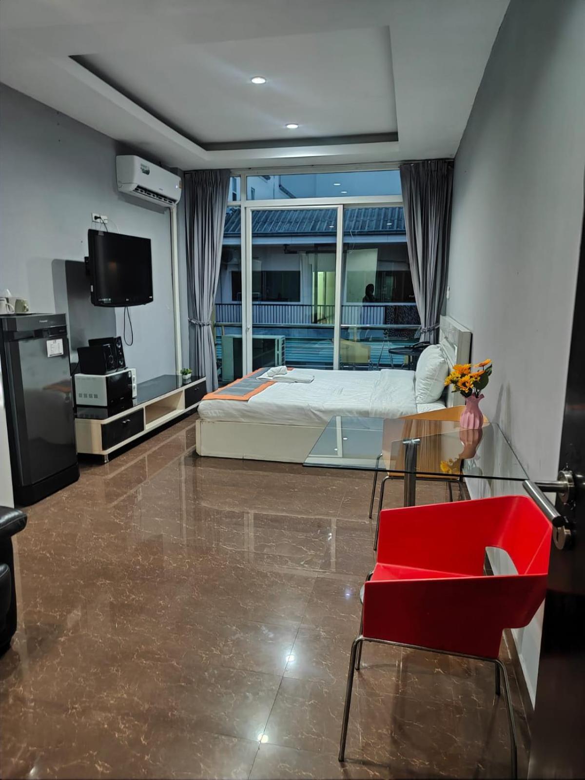 Del Mar Rooms Pattaya Eksteriør bilde